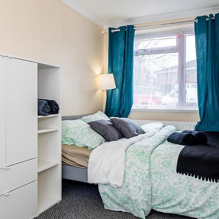 Shirley House 3, Guest House, Self Catering, Self Check In With Smart Locks, Use Of Fully Equipped Kitchen, Close To City Centre, Ideal For Longer Stays, Walking Distance To Bat, 20 Min Drive To Fawley Refinery, Excellent Transport Links سوثامبتون المظهر الخارجي الصورة
