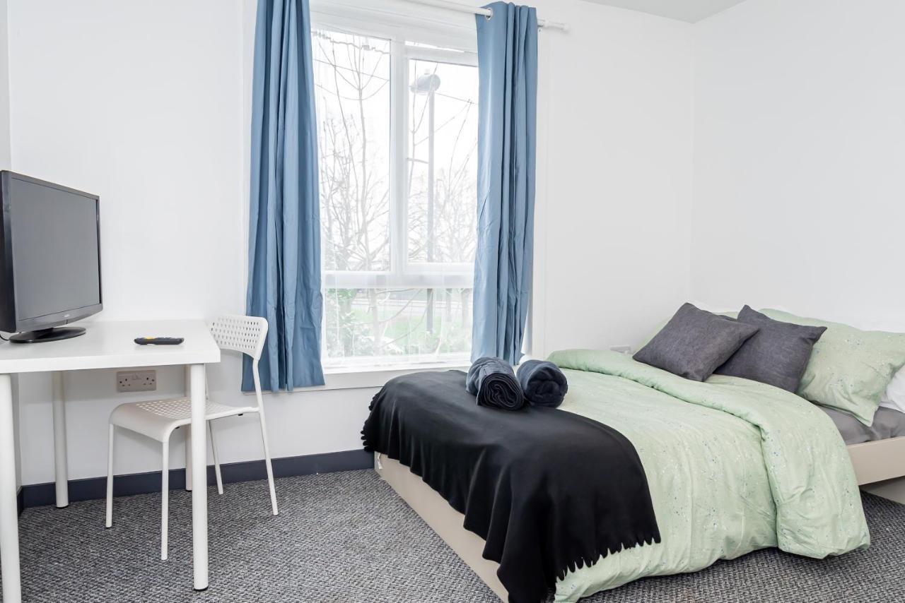 Shirley House 3, Guest House, Self Catering, Self Check In With Smart Locks, Use Of Fully Equipped Kitchen, Close To City Centre, Ideal For Longer Stays, Walking Distance To Bat, 20 Min Drive To Fawley Refinery, Excellent Transport Links سوثامبتون المظهر الخارجي الصورة