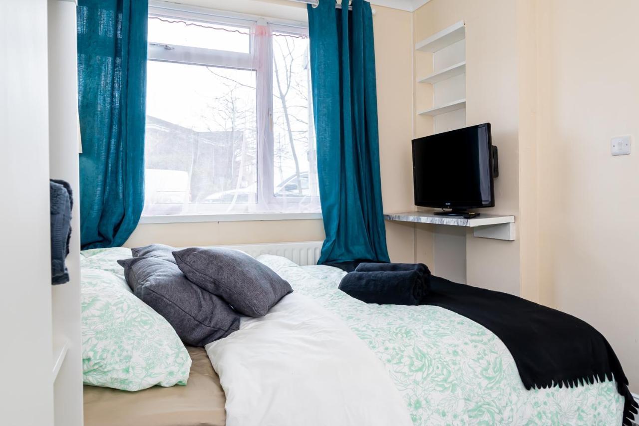 Shirley House 3, Guest House, Self Catering, Self Check In With Smart Locks, Use Of Fully Equipped Kitchen, Close To City Centre, Ideal For Longer Stays, Walking Distance To Bat, 20 Min Drive To Fawley Refinery, Excellent Transport Links سوثامبتون المظهر الخارجي الصورة