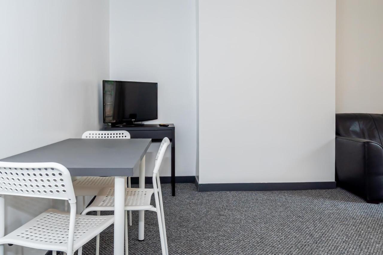 Shirley House 3, Guest House, Self Catering, Self Check In With Smart Locks, Use Of Fully Equipped Kitchen, Close To City Centre, Ideal For Longer Stays, Walking Distance To Bat, 20 Min Drive To Fawley Refinery, Excellent Transport Links سوثامبتون المظهر الخارجي الصورة