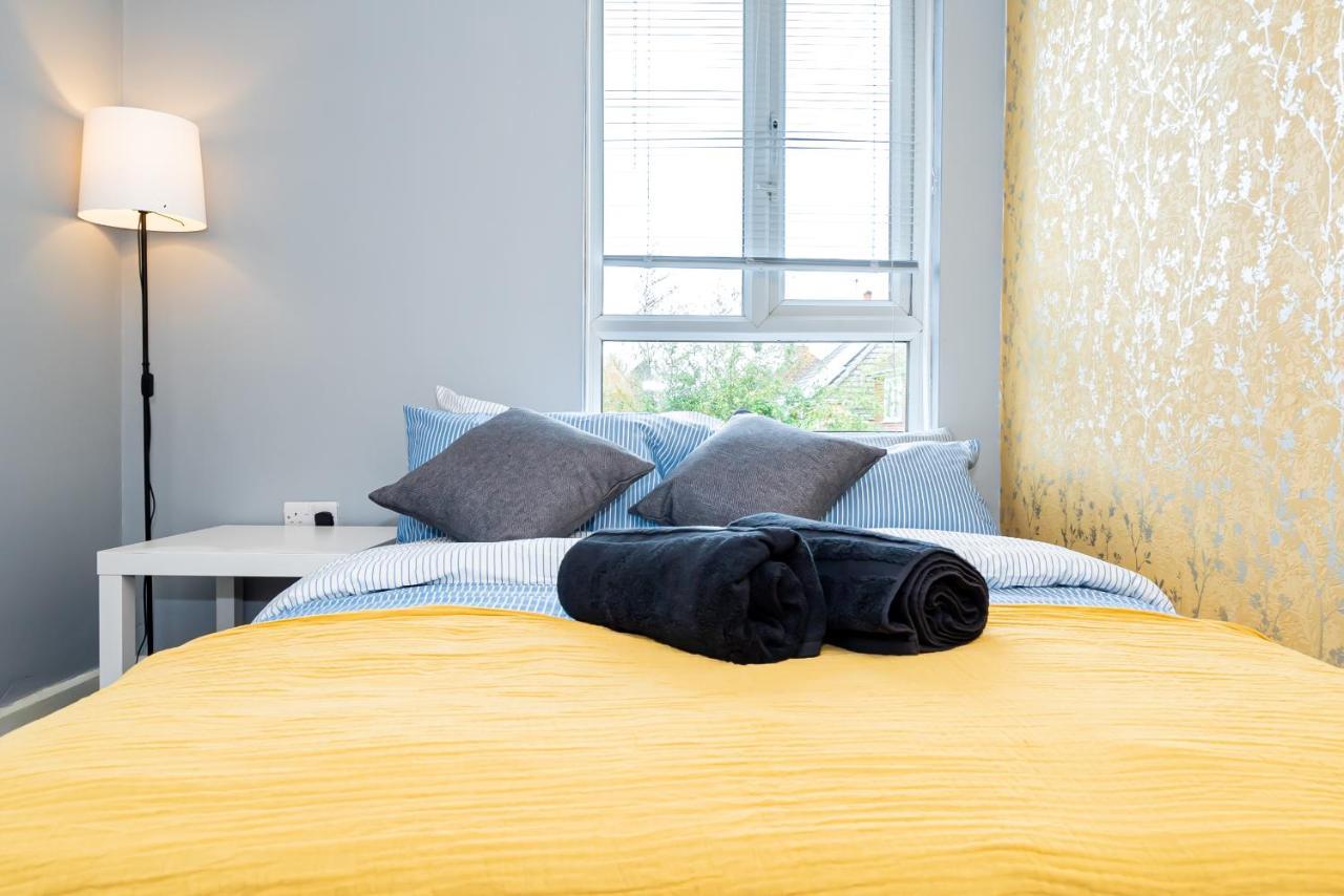 Shirley House 3, Guest House, Self Catering, Self Check In With Smart Locks, Use Of Fully Equipped Kitchen, Close To City Centre, Ideal For Longer Stays, Walking Distance To Bat, 20 Min Drive To Fawley Refinery, Excellent Transport Links سوثامبتون المظهر الخارجي الصورة