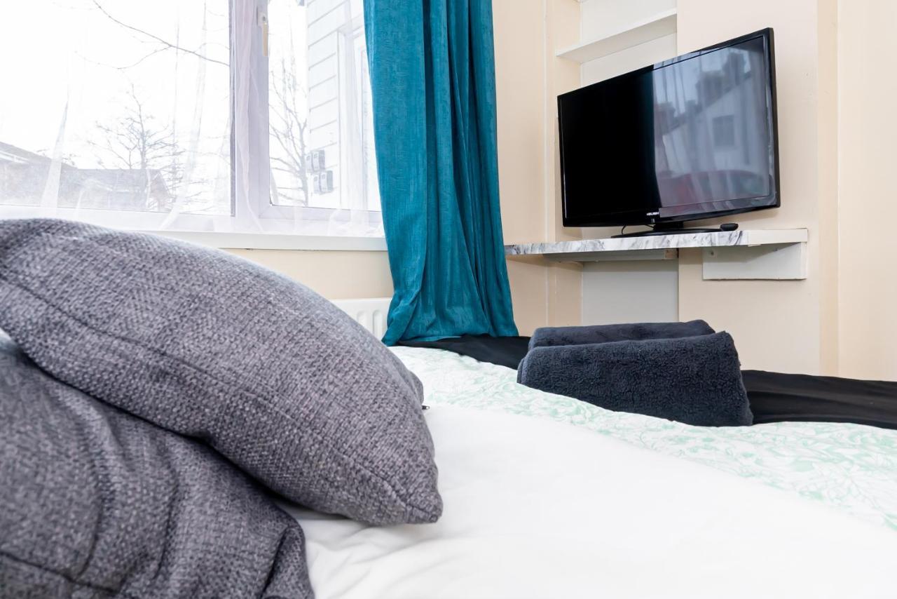 Shirley House 3, Guest House, Self Catering, Self Check In With Smart Locks, Use Of Fully Equipped Kitchen, Close To City Centre, Ideal For Longer Stays, Walking Distance To Bat, 20 Min Drive To Fawley Refinery, Excellent Transport Links سوثامبتون المظهر الخارجي الصورة
